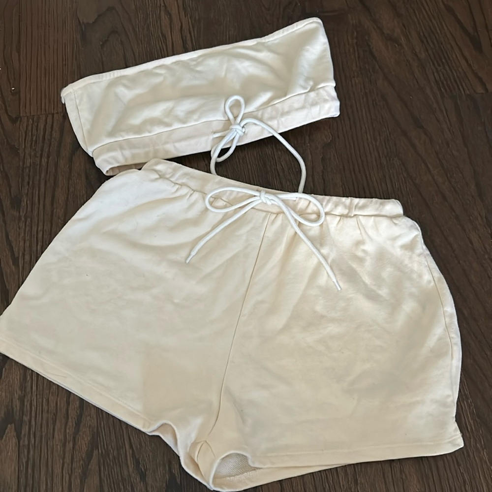 Princess Polly Cream Women's Shorts